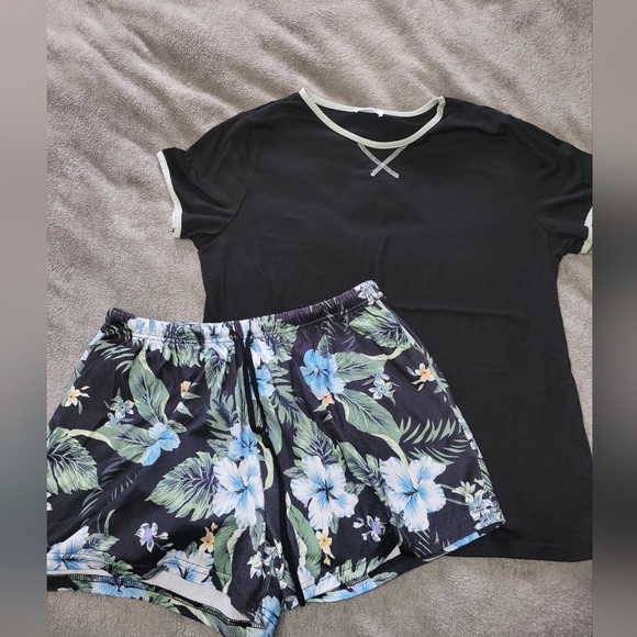 Ekouaer Other - Black Pajama Top with Tropical Floral Shorts
